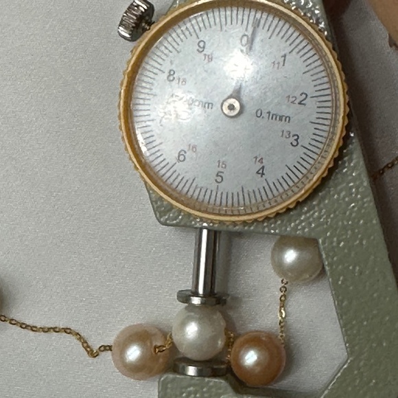 Five NATURAL Cultured Pearls Floating on 14K YG - 18 Inches (Adjustable) - Picture 6 of 9